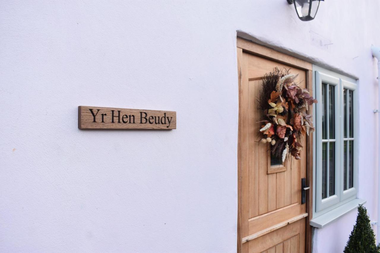 Luxury 2-Bed Barn Conversion In Llansteffan Carmarthen Exterior photo