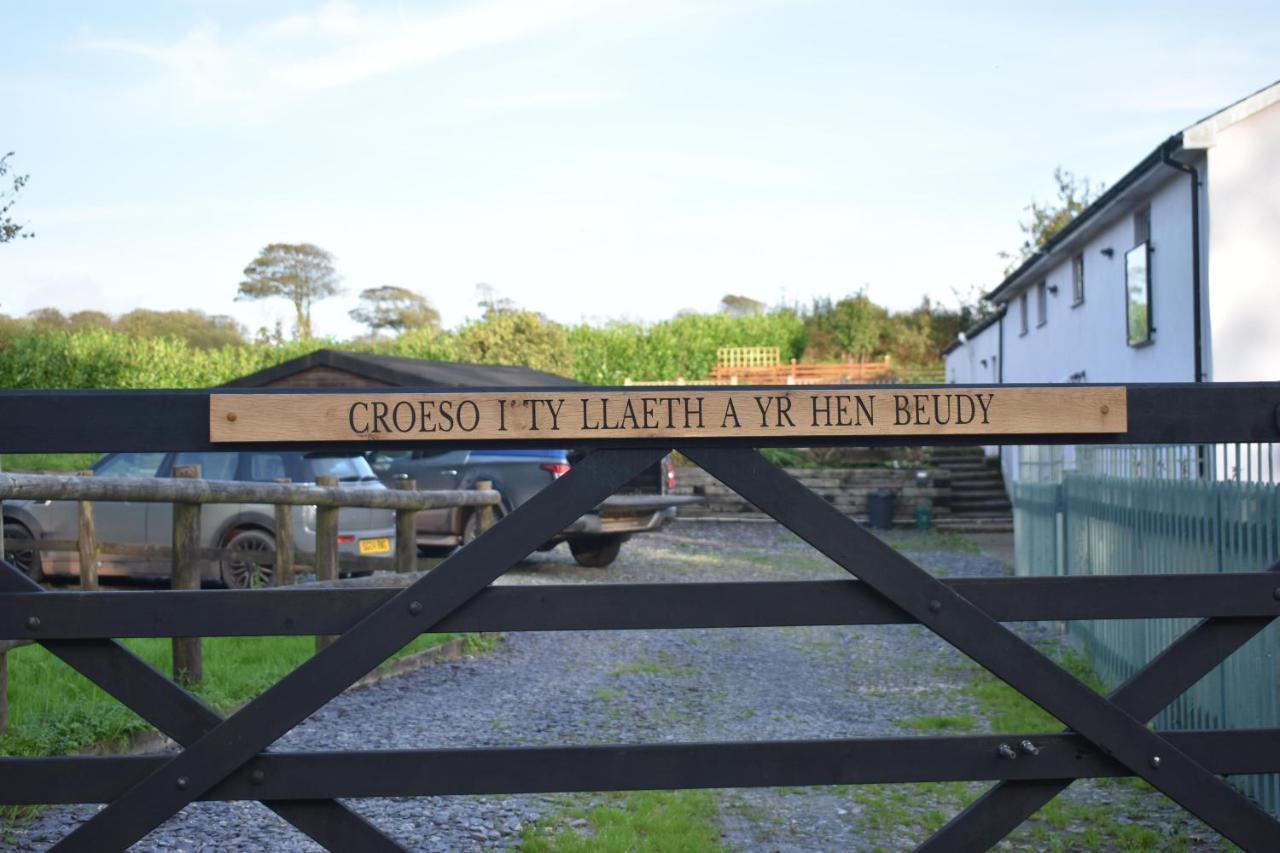 Luxury 2-Bed Barn Conversion In Llansteffan Carmarthen Exterior photo